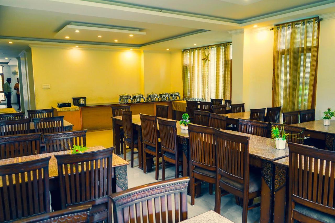 Hotel Akash Regency Manāli Dış mekan fotoğraf