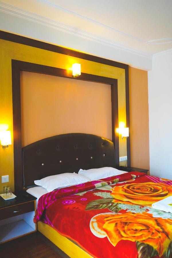Hotel Akash Regency Manāli Dış mekan fotoğraf